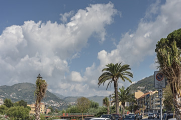 Fototapeta na wymiar Italia Liguria Ventimiglia veduta del borgo dalla città nuova