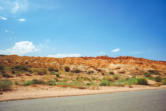 road near the mountains