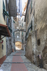 Fototapeta na wymiar Italia Liguria Ventimiglia vicoli e piazzette del borgo vecchio