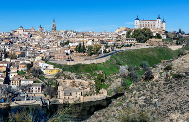 Fototapeta na wymiar Panorámica de la ciudad monumental de Toledo. España. Europa.