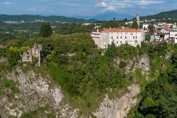 Blick auf Pazin in Istrien