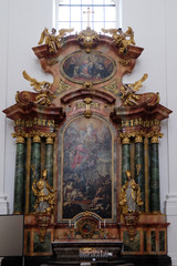 Fototapeta na wymiar Altar in Collegiate church in Salzburg