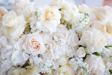 a large bouquet of white roses, texture