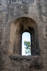 Imposantes Fenster aus dem Mittelalter