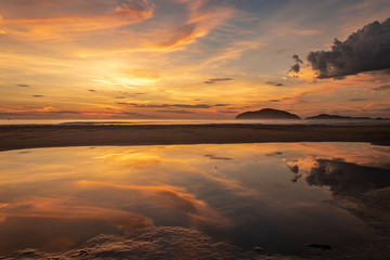 Magia do nascer do sol © Thiago