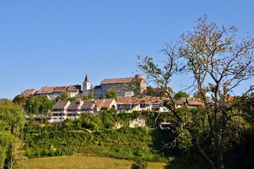 Gemeinde Regensberg mit Burg und Turm  im Zürcher Unterland bei Dielsdorf, Schweiz