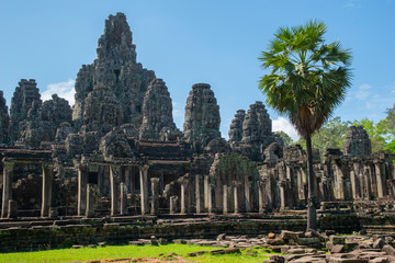 Fototapeta na wymiar Enjoying a beautiful sunny day in Bayon Temple, Angkor Thom - Siem Reap - Cambodia
