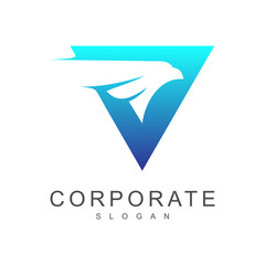 Naklejka premium eagle logo in triangle shape