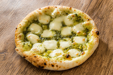 ピッツア　Italian home-made pizza