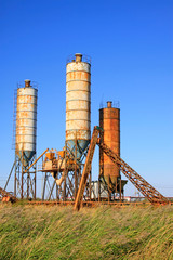 Idle concrete mixing equipment