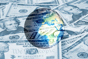 Dollar Geldscheine und das Erdball