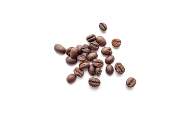 Naklejka premium Coffee beans isolated on white background. Close-up.