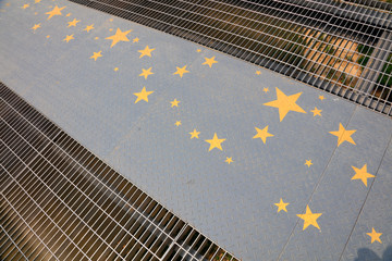 Yellow stars in the checkered plate