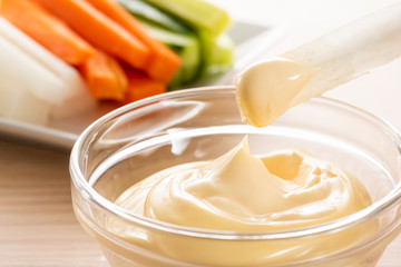 大根にマヨネーズをつける