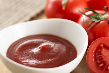 トマトケチャップとトマト