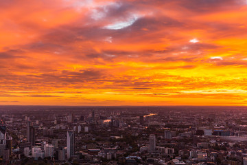 Fototapeta premium Piękny zachód słońca i widok na London Cityscape z Shard Building
