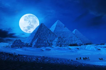 Papier Peint photo Bleu foncé pyramides gizeh le caire égypte fantasme au clair de lune