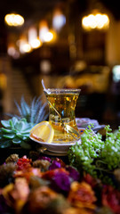 Obraz premium one cup tea on the table with flowers 