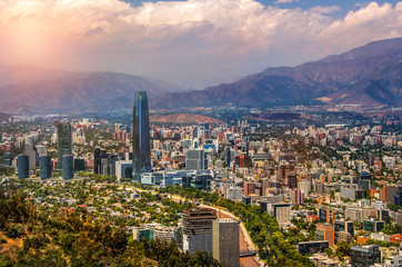 Obraz premium View of Santiago de Chile with Los Andes mountain range in the back