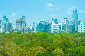 Fototapeta premium Bangkok skyline in the evening