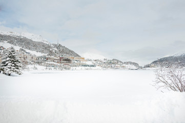 St. Moritz, St. Moritzersee, Dorf, Corviglia, Oberengadin, Alpen, Winter, Wintersport, Graubünden, Schweiz