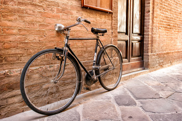 Fototapeta na wymiar parked retro style bicycles.