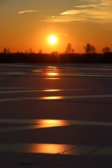 Obraz premium Winter sunset lake