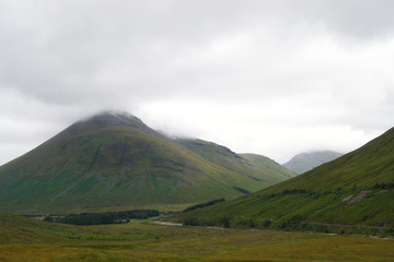 Fototapeta premium Nastrojowy dzień w szkockich górach