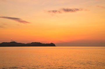 Fototapeta premium sunrise over sea