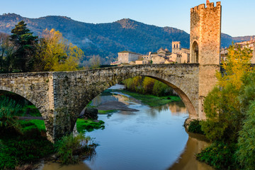 Fototapeta na wymiar Arch of the Medieval bridge of Besalu. (Catalonia, Spain)