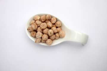 Dry raw organic chickpeas