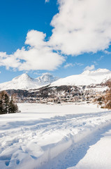 St. Moritz, St. Moritzersee, Oberengadin, Alpen, Corviglia, Piz Nair, Piz Julier, Winter, Wintersport, Winterwanderung, Graubünden, Schweiz