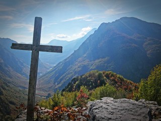 Góry Przeklęte w Albanii, widoki z okolic wioski Theth © Michal