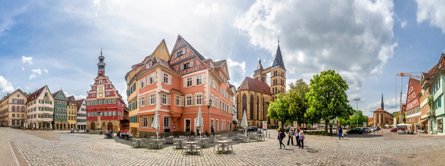 Rathaus und Kirche der Stadt Esslingen am Neckar, Deutschland 