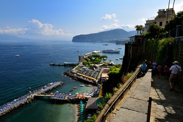 Sunbathing platforms over the waves