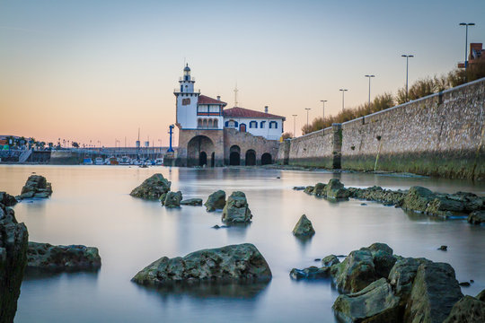faro de getxo o casa de pescadores