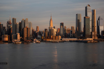Fototapeta na wymiar Manhattan Golden Hour Empire State Building
