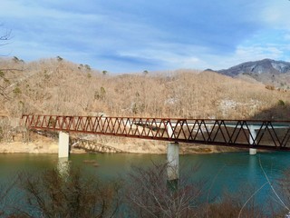 山と川と橋