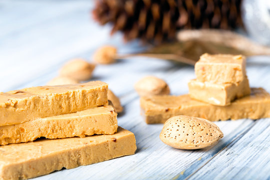 Turr&oacute;n nougat confection