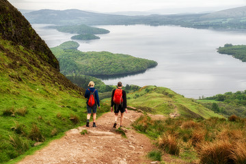 Hiking in Scotland. Lake Loch Lomond - obrazy, fototapety, plakaty