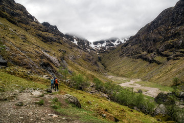 Fototapeta na wymiar Hiking Lost Valley in Scotland