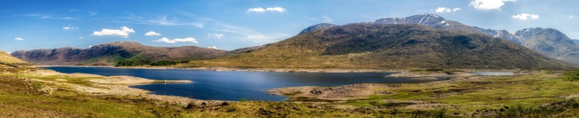 Fototapeta na wymiar Lake in glen Shiel, Scotland