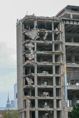 rozbiórka starej fabryki duży gmach budynek warszawa © Arkadiusz