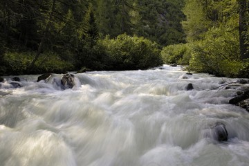 Ruscello in montagna