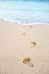 Fussspuren ins Meer