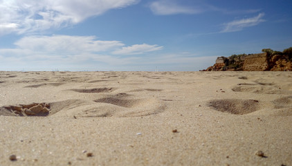 Desierto de arena con velero