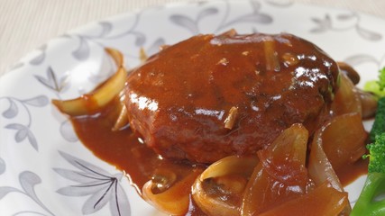 煮込みハンバーグ