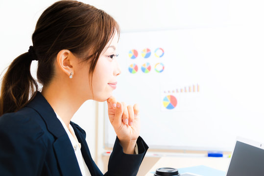 5 Best 悩む 女性 横顔 Images Stock Photos Vectors Adobe Stock 5 Best 悩む 女性 横顔 Images Stock Photos Vectors Adobe Stock