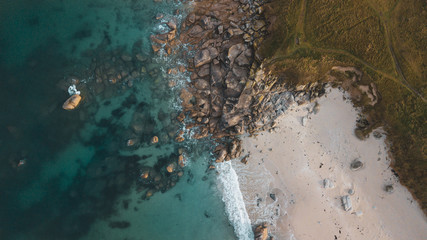 Between rocks and water 