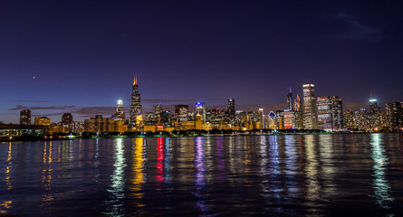 Naklejka na ściany i meble Chicago skyline at night